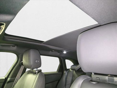 New 2026 Land Rover Range Rover Velar S image 30