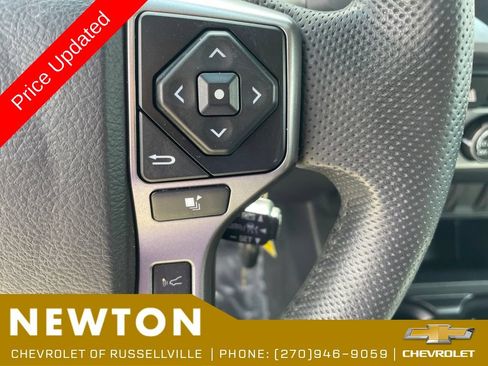 Used 2022 Toyota Tacoma SR5 w/ SR5 Appearance Package (SM) AWD/4WD image 14