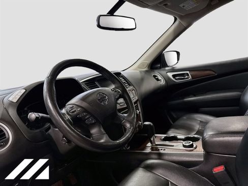 Used 2019 Nissan Pathfinder Platinum AWD/4WD image 9
