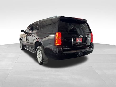 Used 2019 Chevrolet Suburban LT image 6