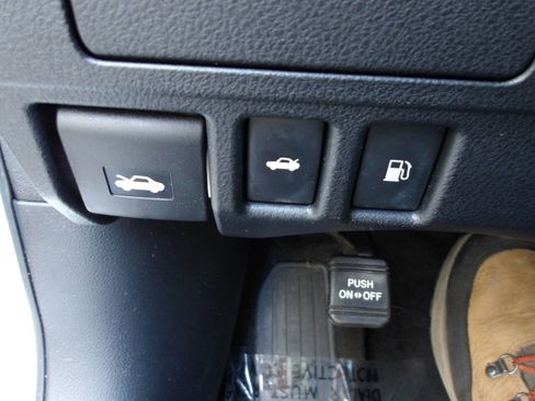 Used 2013 Lexus ES 300h w/ Luxury Pkg image 26