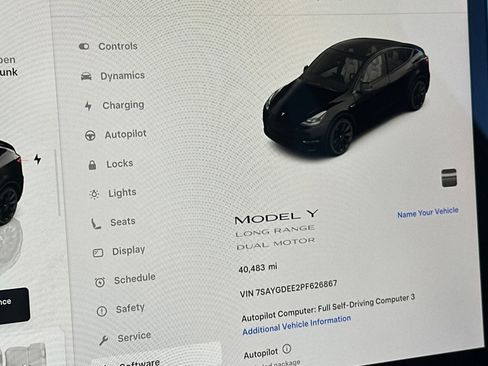 Used 2023 Tesla Model Y Long Range image 33