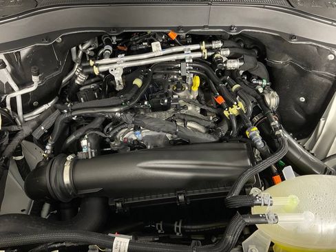 New 2026 Ford Explorer Active RWD image 9