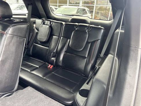 Used 2023 Ford Explorer ST-Line w/ Class IV Trailer Tow Package image 9