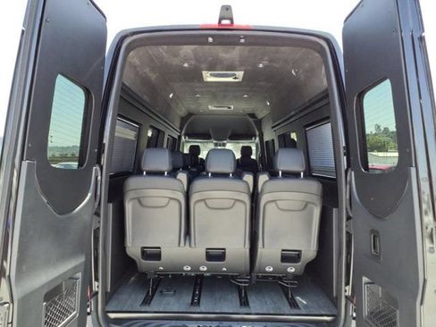 Used 2023 Mercedes-Benz Sprinter 2500 image 25