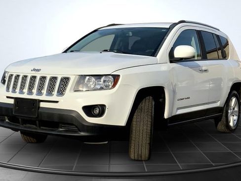 Used 2016 Jeep Compass Latitude image 4