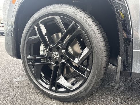 New 2026 Volkswagen Tiguan SE R-Line image 8