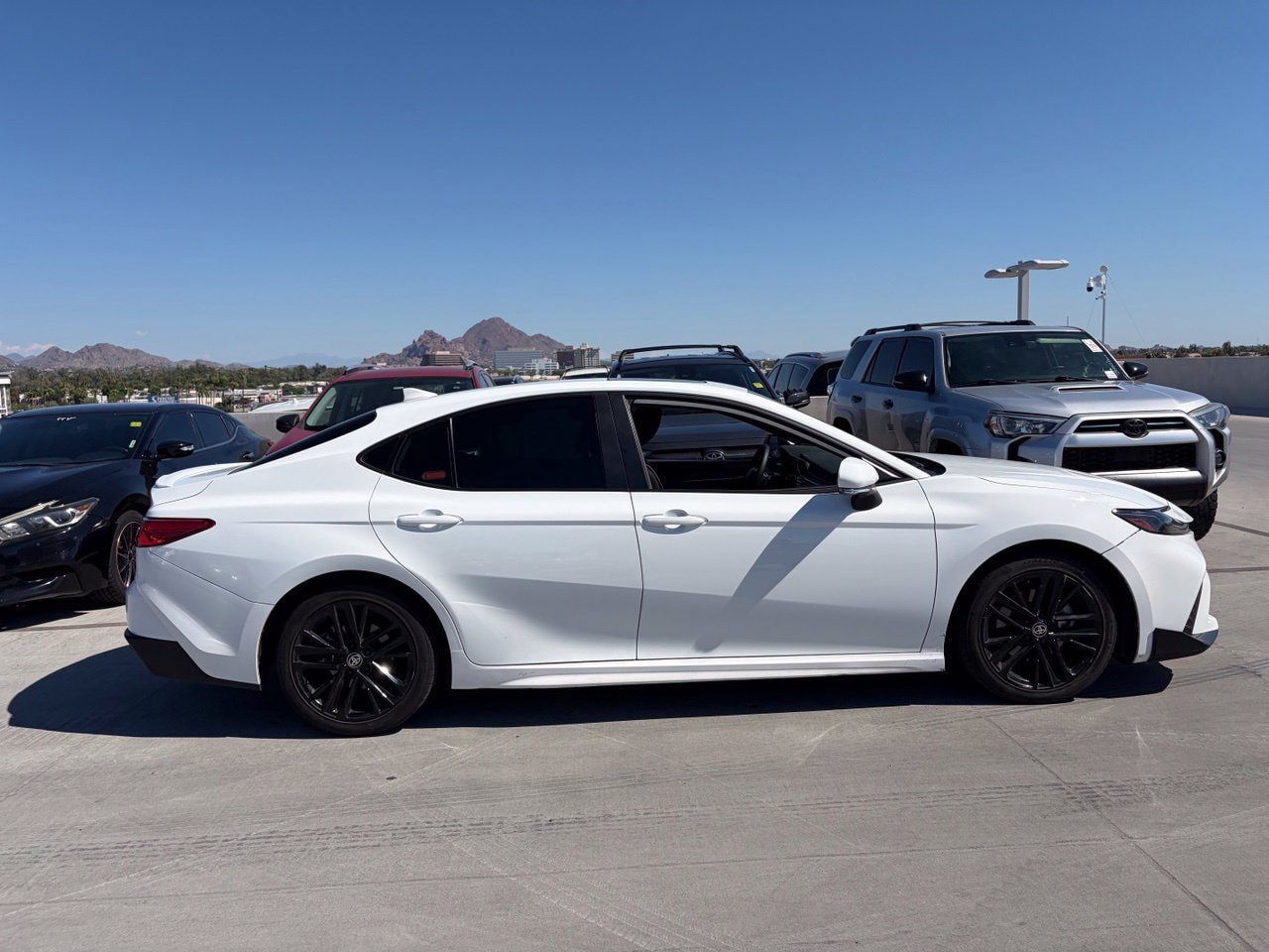 Used 2025 Toyota Camry SE w/ Convenience Package FWD image 3