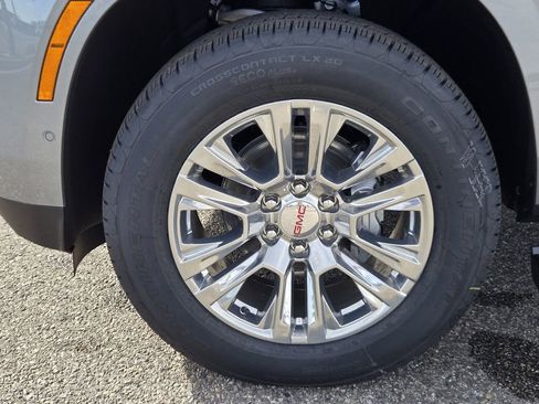 New 2026 GMC Yukon Denali image 9