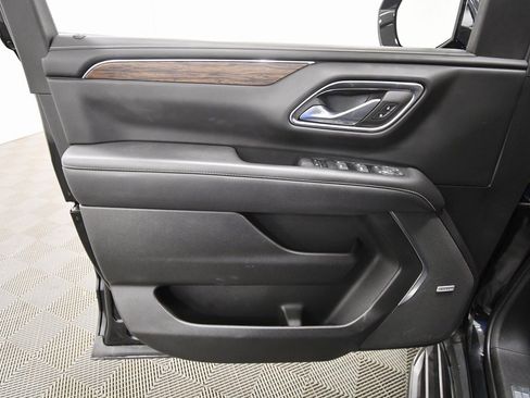 Used 2024 Chevrolet Suburban Premier image 13