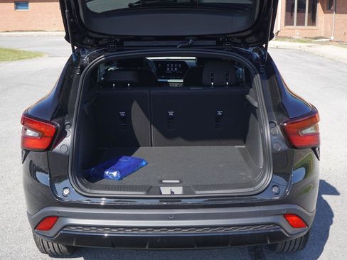 New 2026 Chevrolet Trax RS w/ Sunroof Package image 5