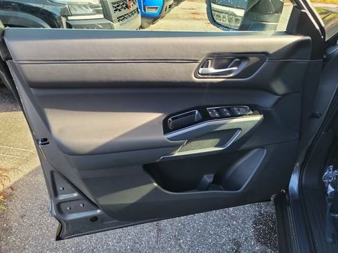 New 2026 Nissan Pathfinder SL FWD image 14