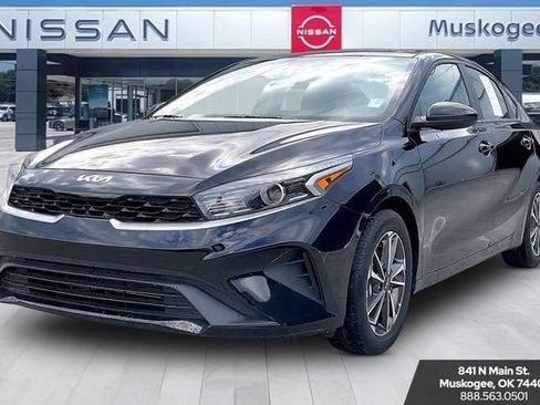 Used 2023 Kia Forte LXS FWD image 3