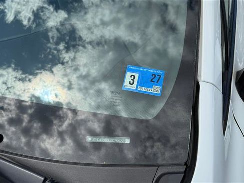 Used 2020 Toyota Corolla SE w/ Carpet Mat Package image 3