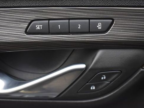 Used 2023 GMC Terrain SLT w/ Infotainment Package II AWD/4WD image 28