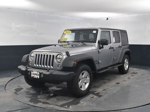 Used 2018 Jeep Wrangler Unlimited Sport S image 4