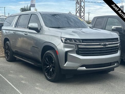 Used 2023 Chevrolet Suburban LT w/ Luxury Package AWD/4WD image 1