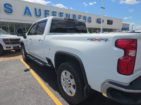 Used 2021 Chevrolet Silverado 2500 LTZ w/ LTZ Plus Package AWD/4WD image 6