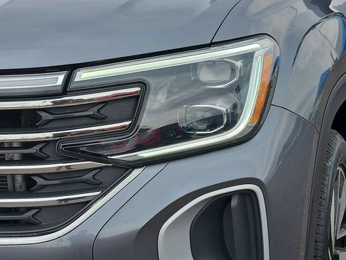 Used 2025 Volkswagen Atlas SE FWD image 7