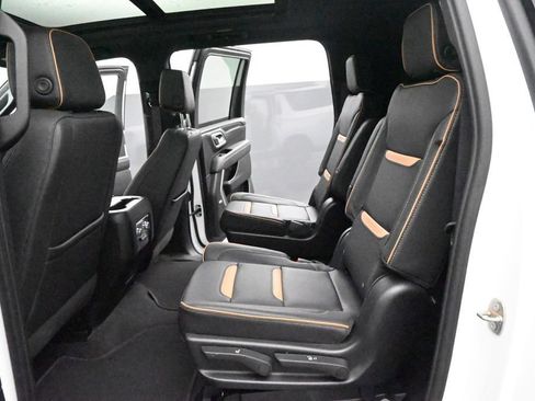 Used 2023 GMC Yukon XL AT4 AWD/4WD image 20