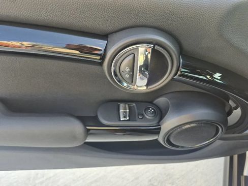 Used 2017 MINI Cooper S FWD image 11
