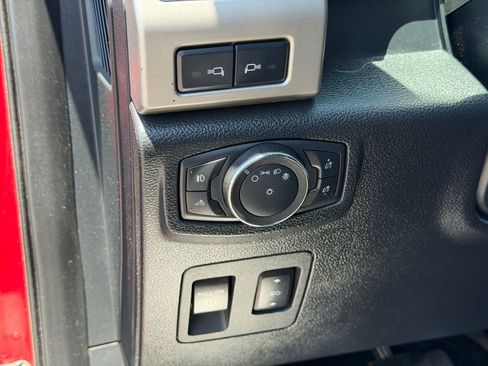 Used 2019 Ford F150 Lariat w/ Equipment Group 502A Luxury AWD/4WD image 19