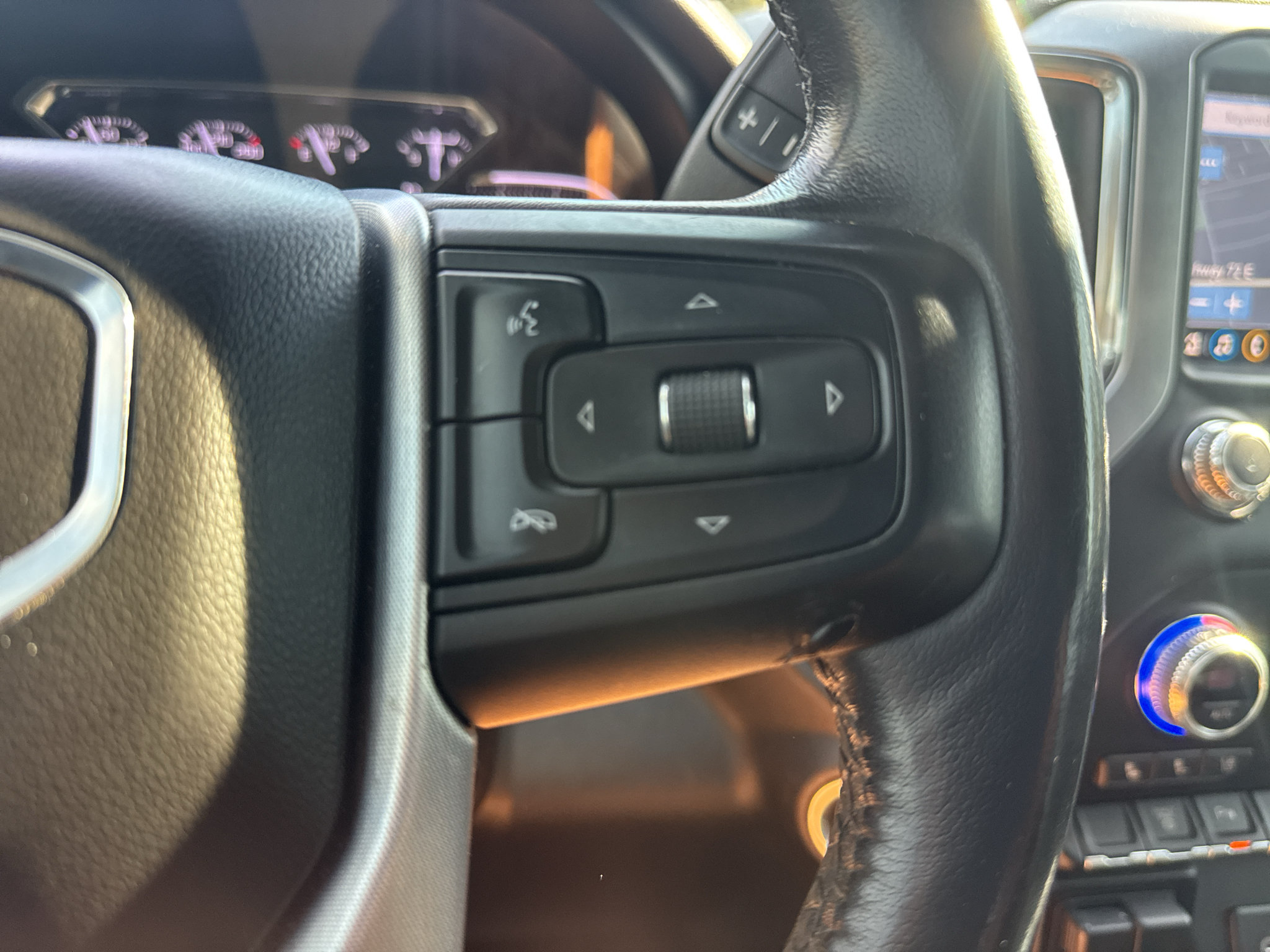 Used 2021 GMC Sierra 2500 SLT w/ SLT Premium Package AWD/4WD image 26