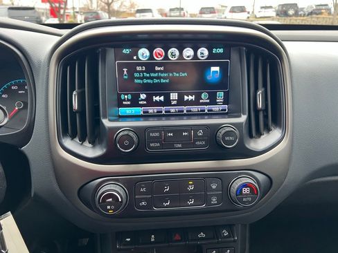 Used 2018 Chevrolet Colorado Z71 image 34