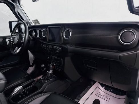 Used 2021 Jeep Wrangler Unlimited Sahara w/ Uconnect 4C Nav & Sound Group AWD/4WD image 31