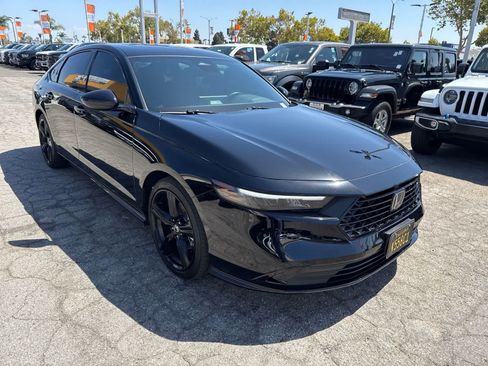 Used 2025 Honda Accord Sport image 9
