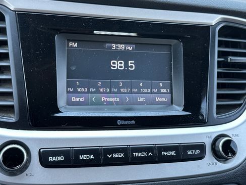 Used 2022 Hyundai Accent SE FWD image 17