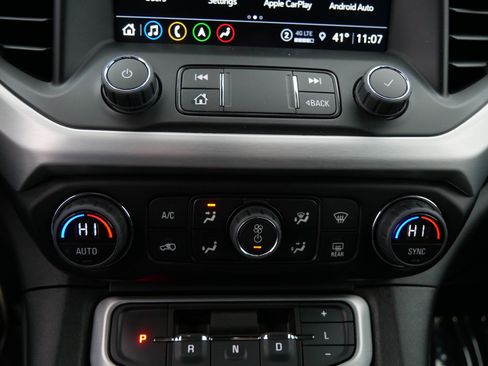 Used 2023 GMC Acadia SLT w/ LPO, Floor Liner Package image 23