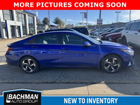 Used 2023 Hyundai Elantra Limited image 6