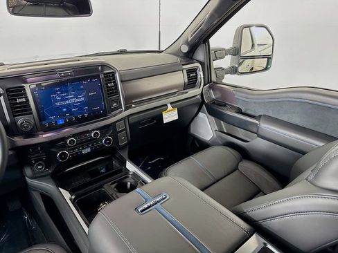New 2026 Ford F450 Platinum w/ FX4 Off-Road Package AWD/4WD image 25