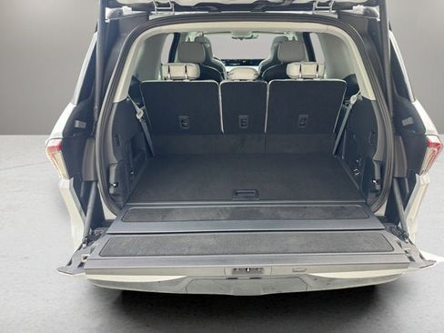 New 2026 Lincoln Navigator Black Label AWD/4WD image 8