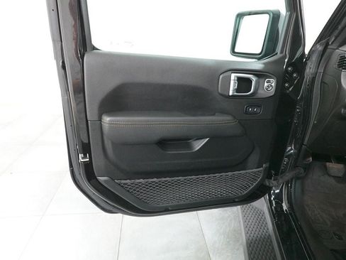 Used 2023 Jeep Wrangler Unlimited Sahara AWD/4WD image 25