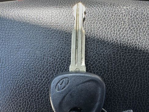 Used 2016 Hyundai Elantra SE FWD image 11