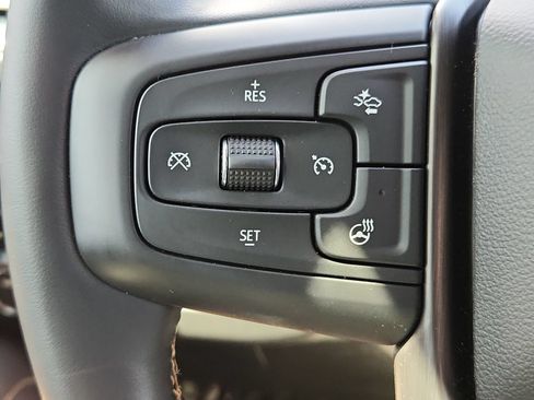 Used 2023 GMC Yukon XL AT4 AWD/4WD image 15