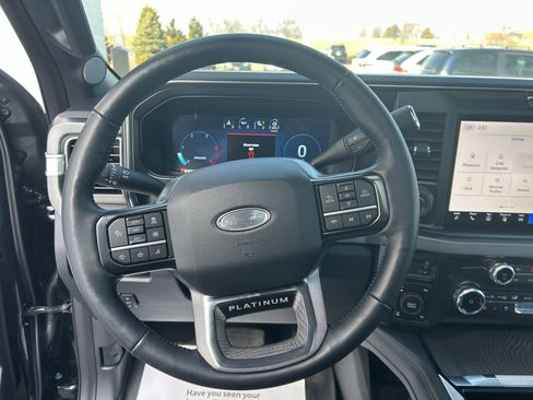 Used 2025 Ford F250 Platinum image 23