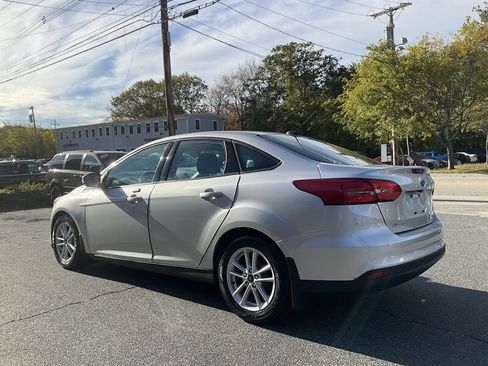Used 2016 Ford Focus SE image 6
