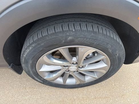 Used 2022 Buick Encore GX Essence w/ Experience Buick Package image 57