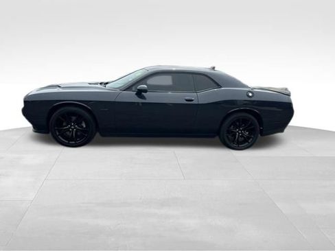 Used 2018 Dodge Challenger R/T w/ Driver Convenience Group RWD image 4