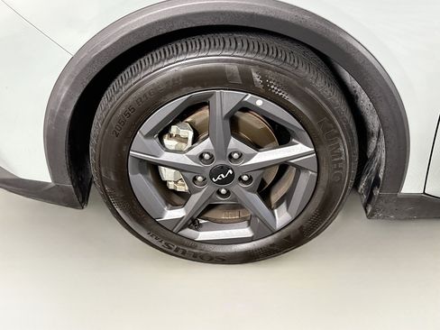 Used 2025 Kia K4 LXS image 11