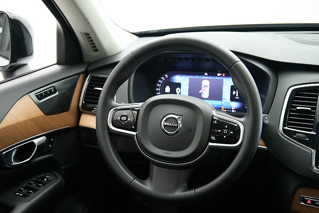 Certified 2023 Volvo XC90 T8 Plus w/ Protection Package Premier AWD/4WD image 23