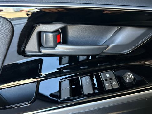 Used 2024 Subaru Solterra Premium image 12