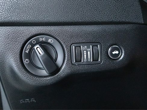 Used 2021 Dodge Charger SXT w/ Leather Interior Group RWD image 23