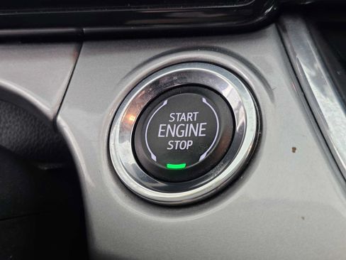 Used 2024 Chevrolet Trax LT w/ Driver Confidence Package FWD image 29