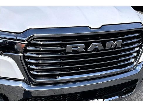 Used 2025 RAM 1500 Laramie AWD/4WD image 27