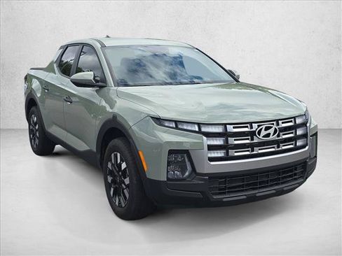 Used 2025 Hyundai Santa Cruz SE FWD image 3