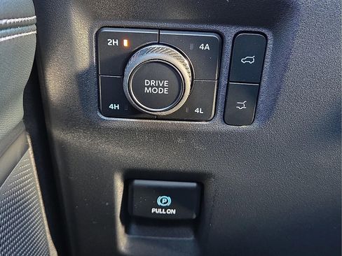 New 2025 Ford Expedition Platinum w/ Stealth Performance Package image 21